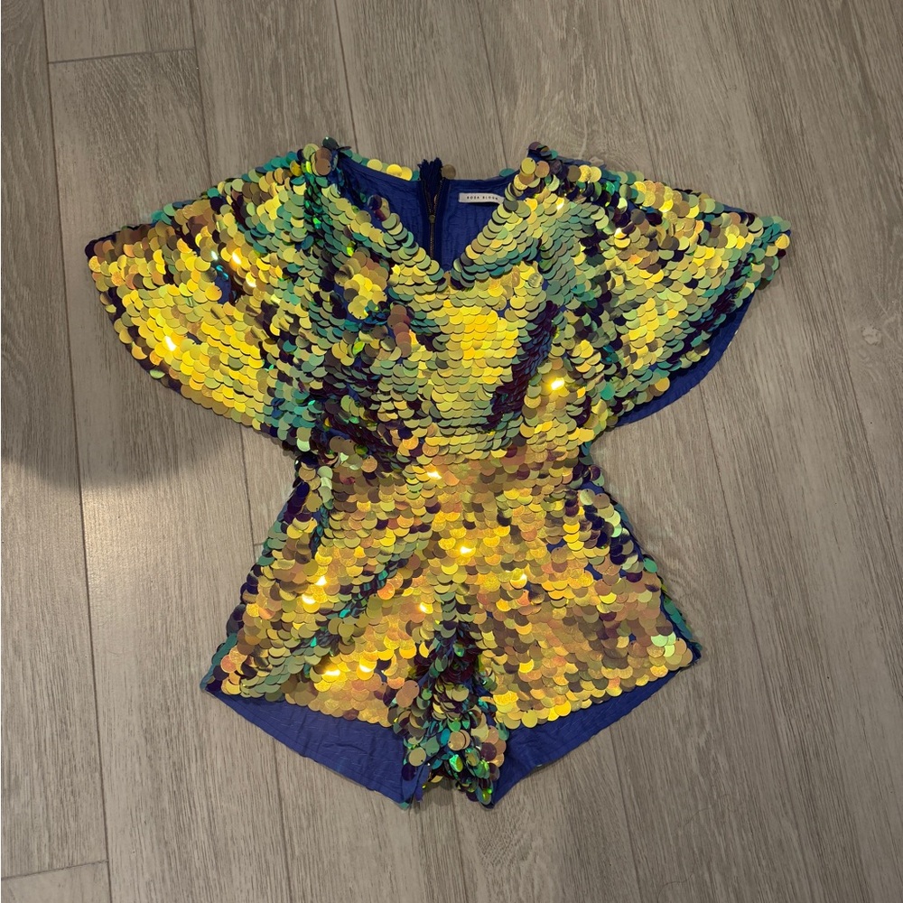 Rosa Bloom Jumpsuit with V-Neck and Short Sleeves